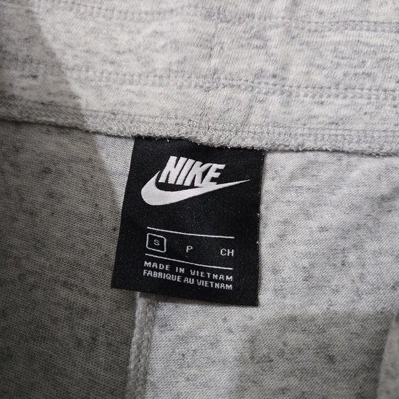 Nike Sportswear Slim Fit Running Shorts, S, GUC - Picture 6 of 10